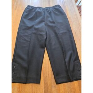 Alfred Dunner Women 16 Black Elastic Waist Button Hem Slash Pocket Dress Capris